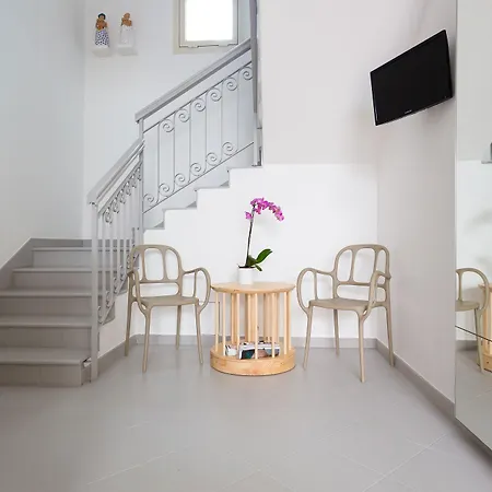 L'uomo E Il Mare Bed & Breakfast 3*