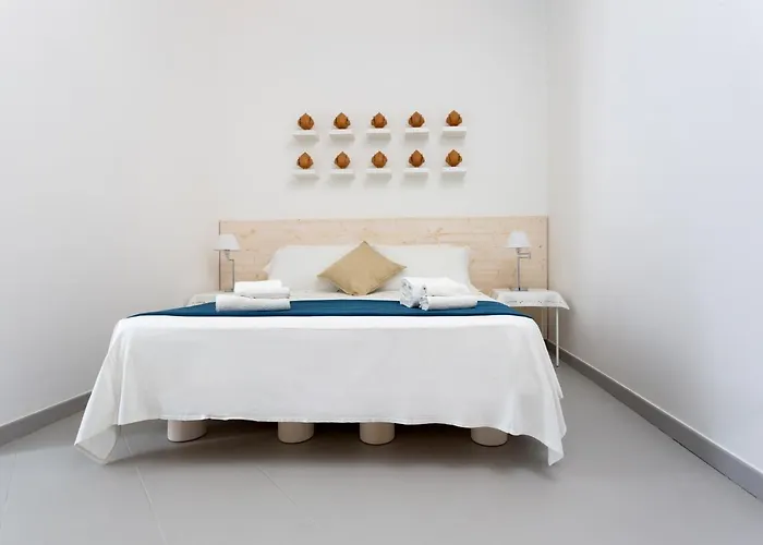 L'uomo E Il Mare Bed & Breakfast 3*