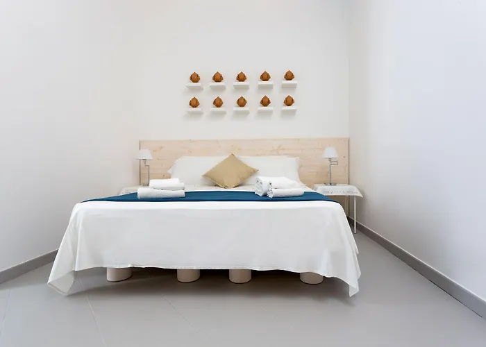 L'uomo E Il Mare Bed & Breakfast 3*